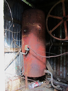 Williams House Paihia - view of the water pump pressure vessel