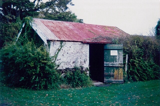 Williams House Paihia - the stone shed in 1996 before restoration started